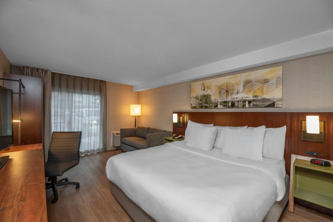 Comfort Airport Inn 3*