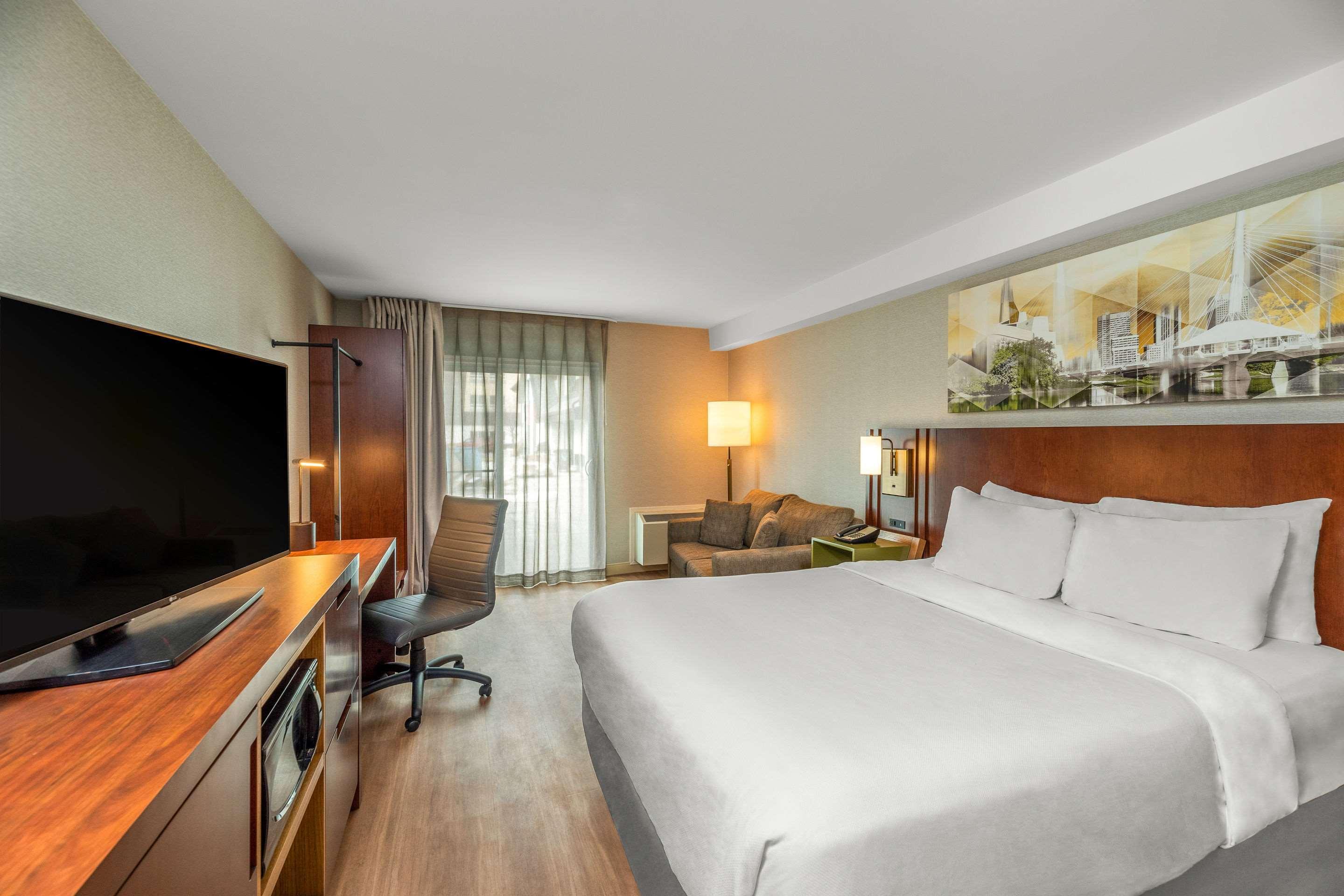 Inn Comfort Airport 3*