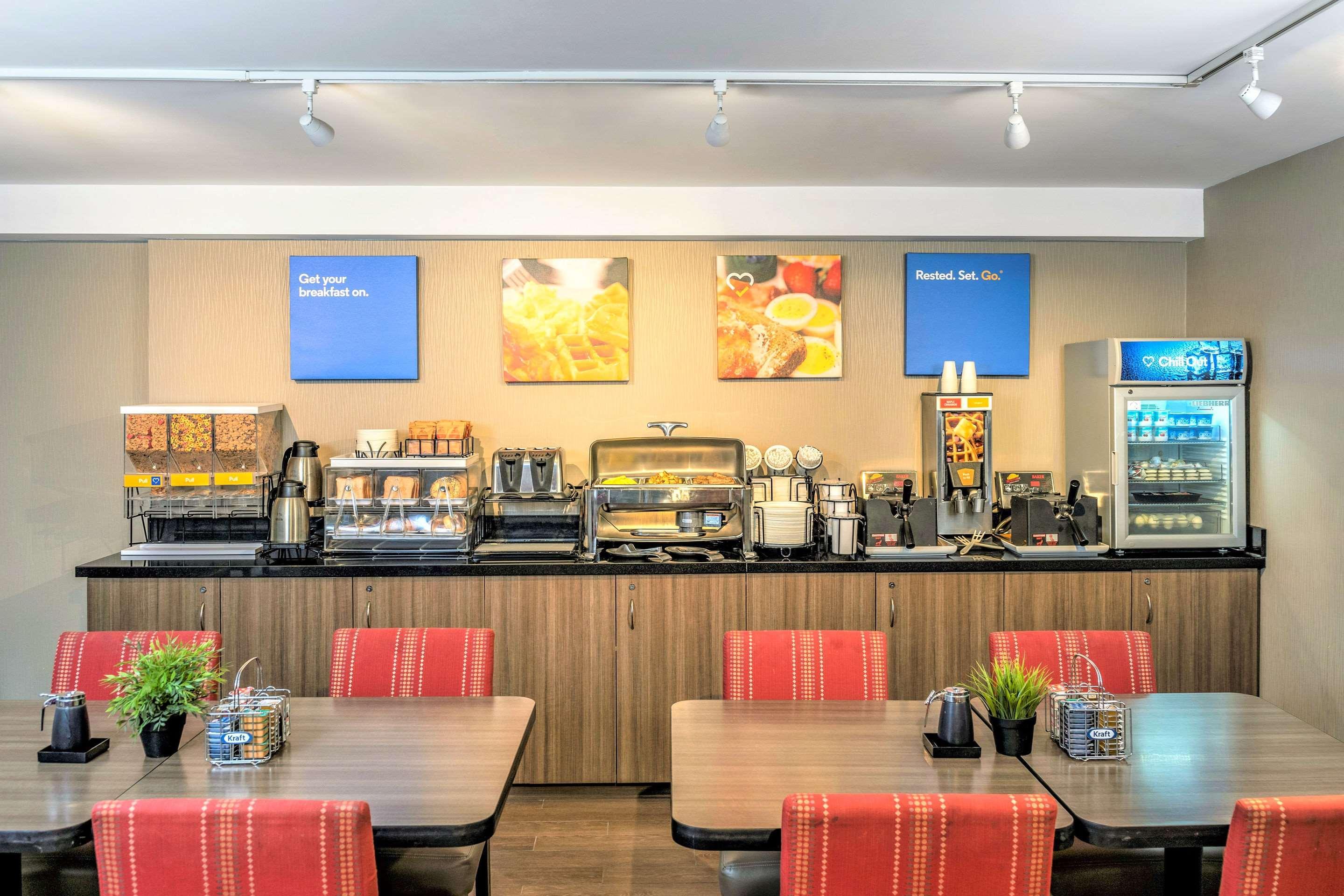 Inn Comfort Airport 3*